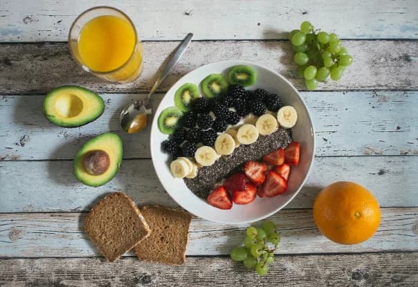 Repas ayurvédique frais préparé sur place